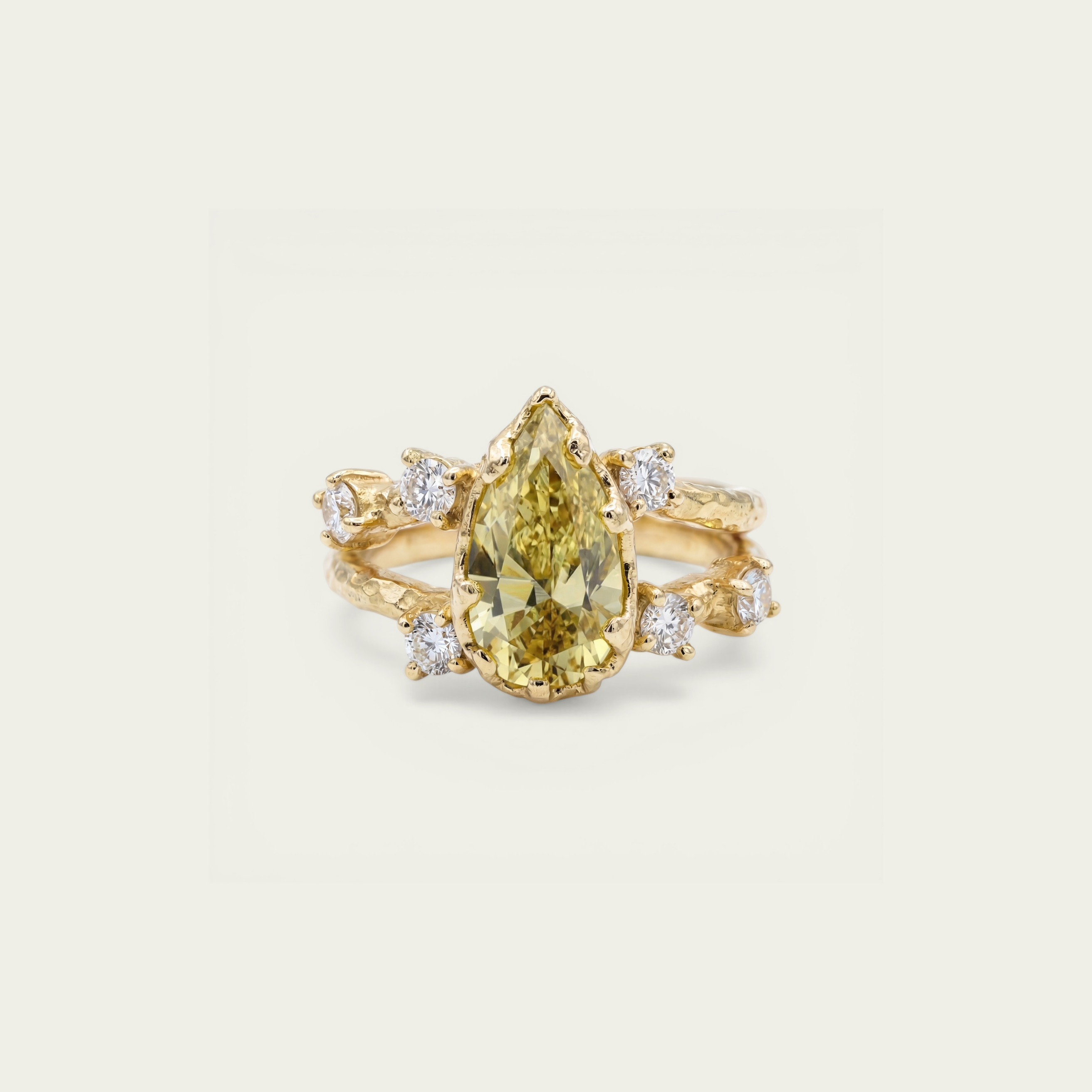 Vestige Ring