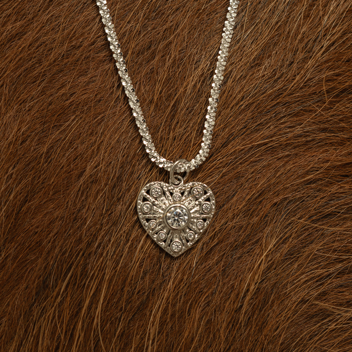 Claro Necklace