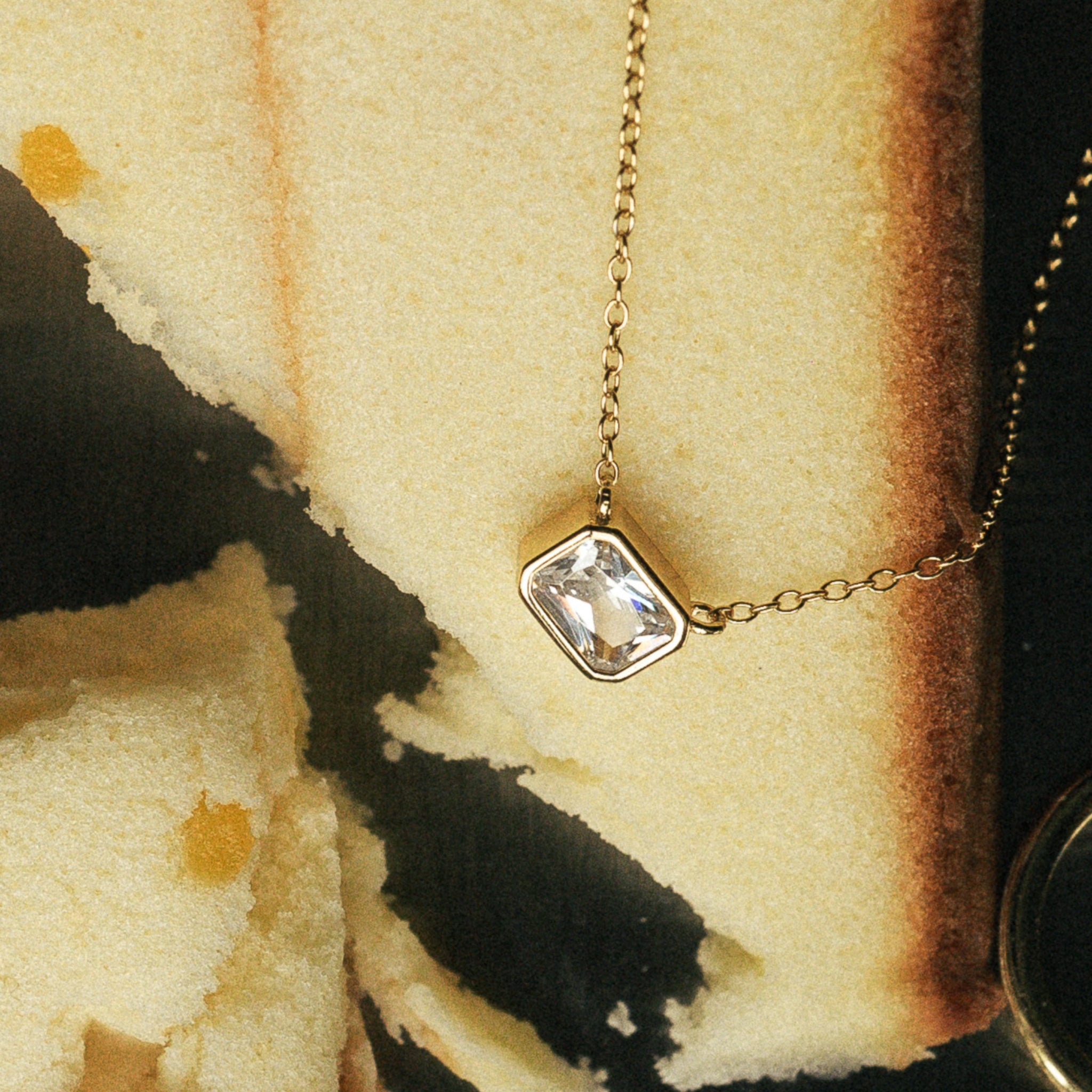 Glory necklace
